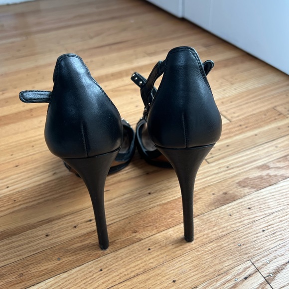 BCBG MAXAZRIA BLACK AND GOLD STUDDED HEELS IN SIZE 8. - Picture 3 of 6